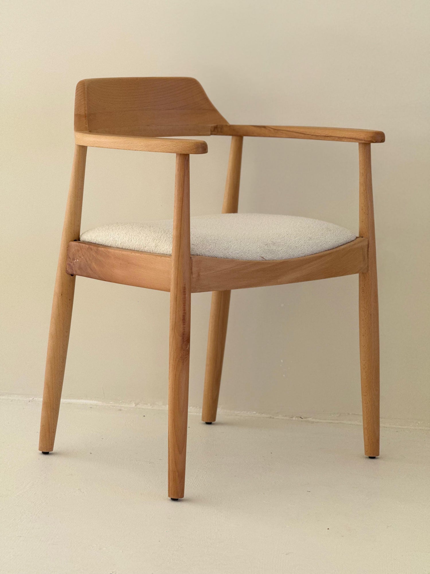 Chair with timeless design for dining tables | MERAKI MARBLE