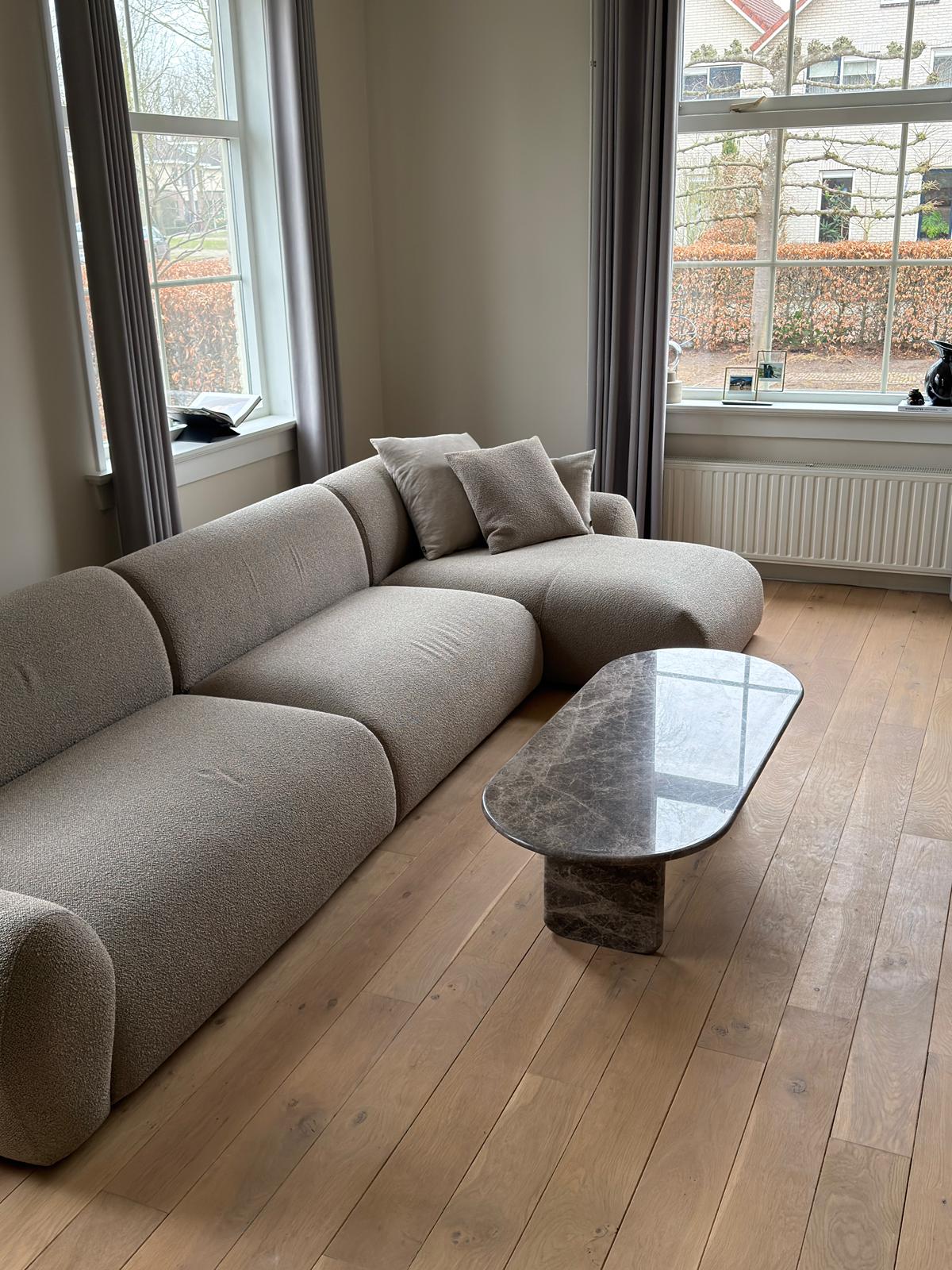 Marmor-Oval-Couchtisch Dark Emperador