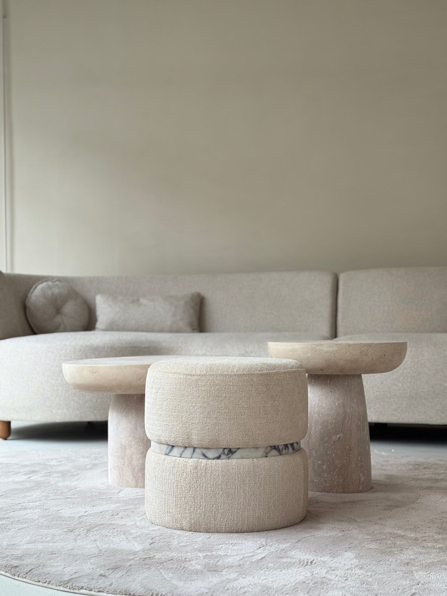 BIBII | Calacatta viola & travertin poef