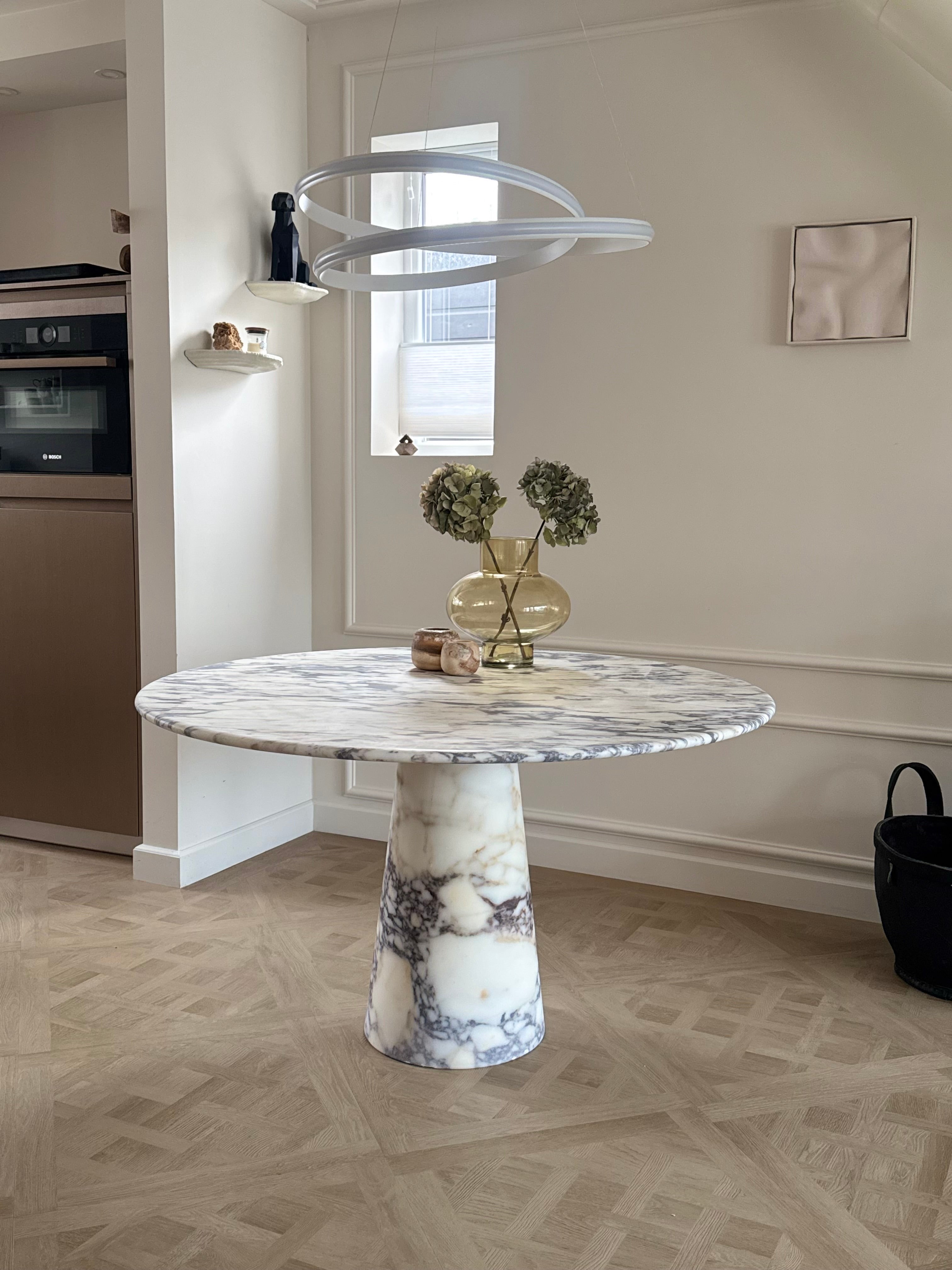 Marble dining tables handcrafted from natural stone by MERAKI MARBLE