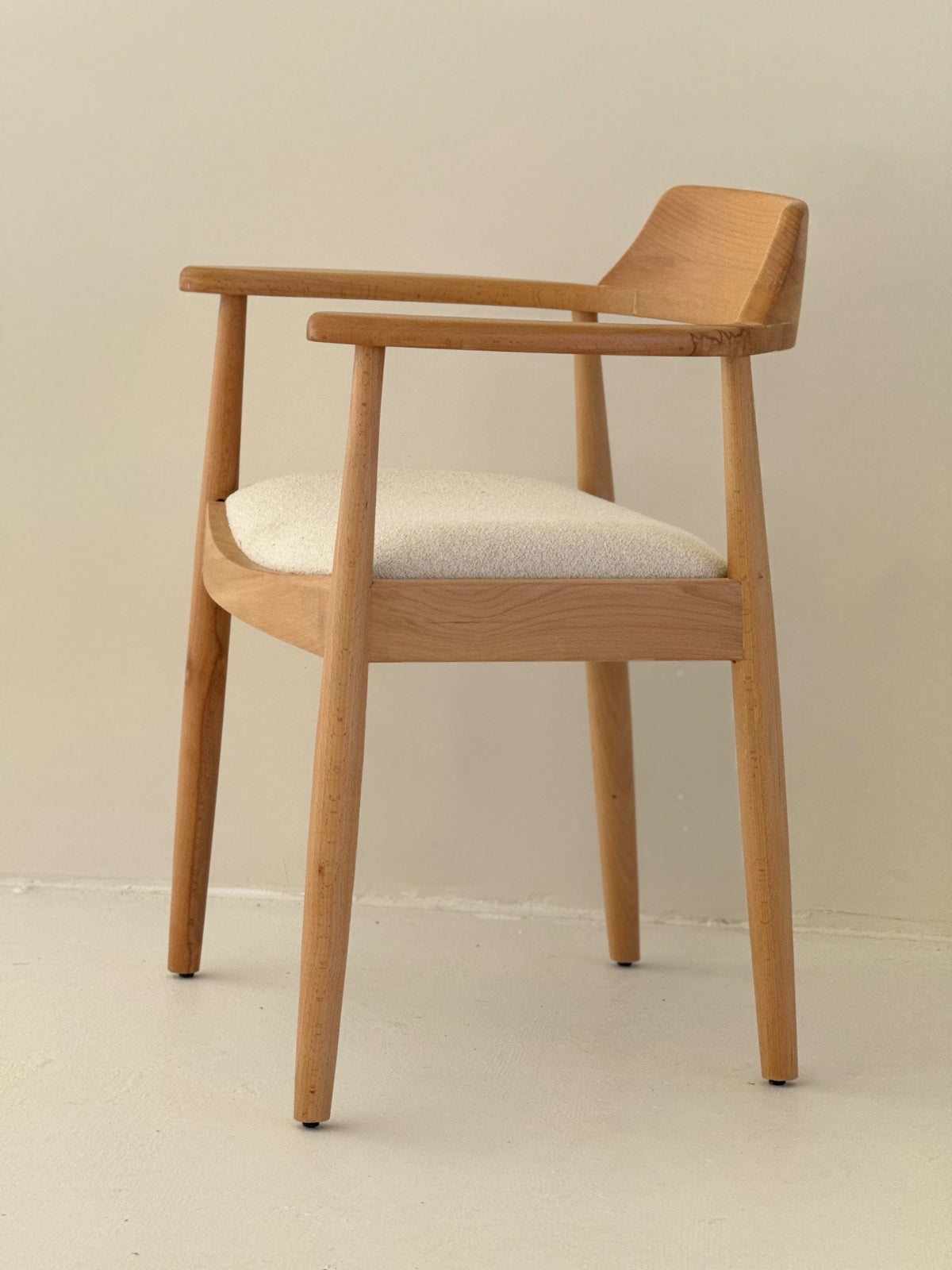 Minimalist Aura Dining Chair made of solid wood