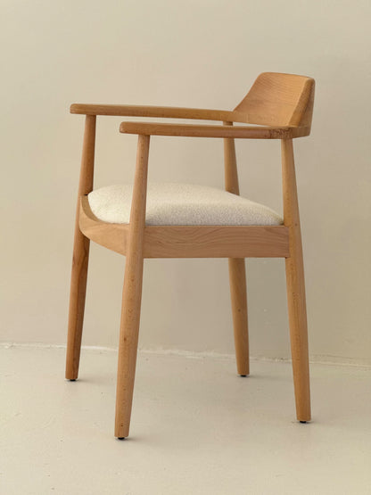 Minimalist Aura Dining Chair made of solid wood