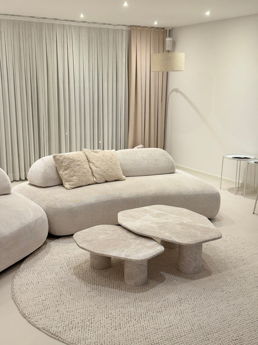 Aura | Couchtisch aus champagnerfarbenem Marmor