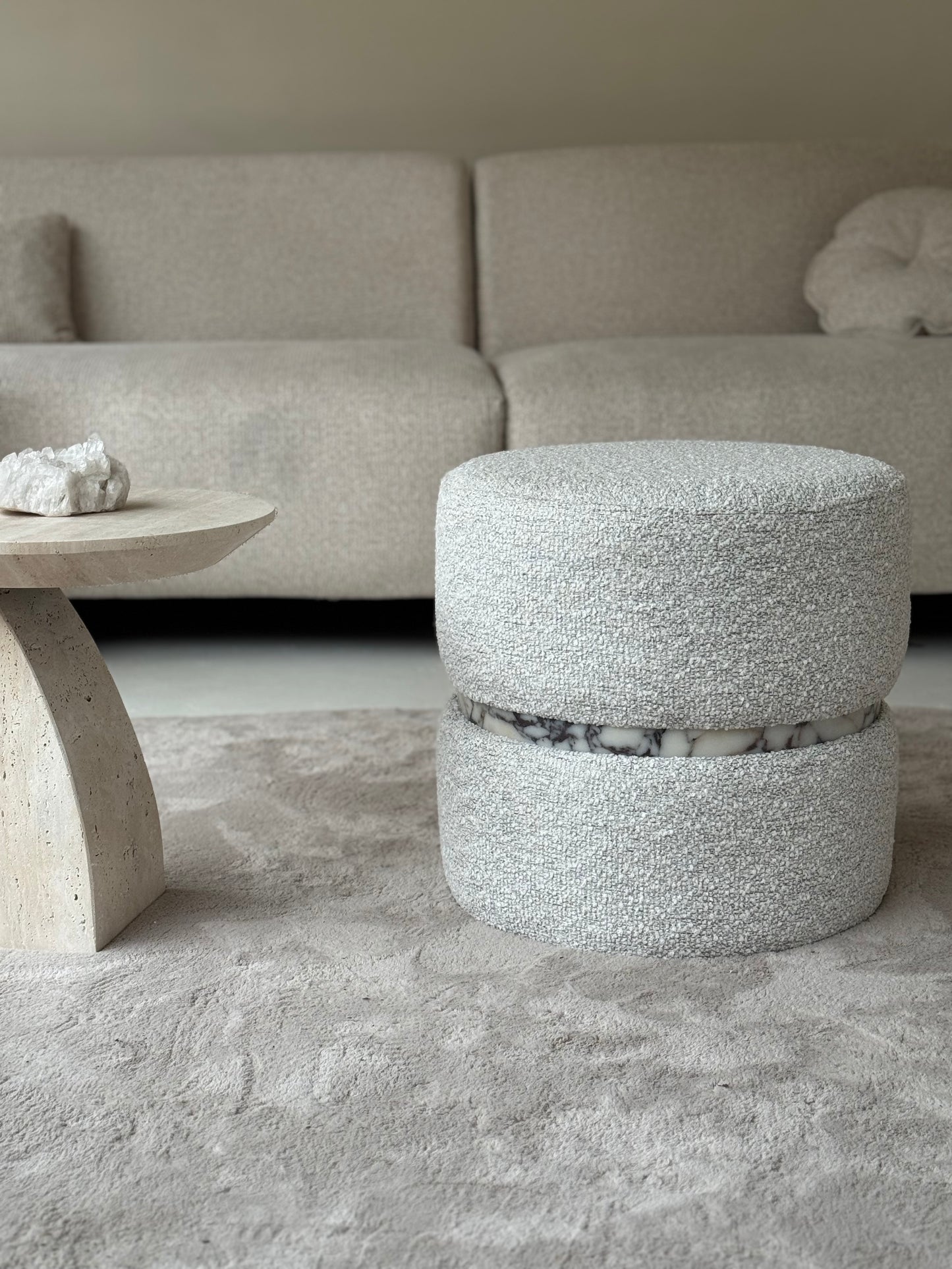 BIBII | Calacatta viola & travertin poef